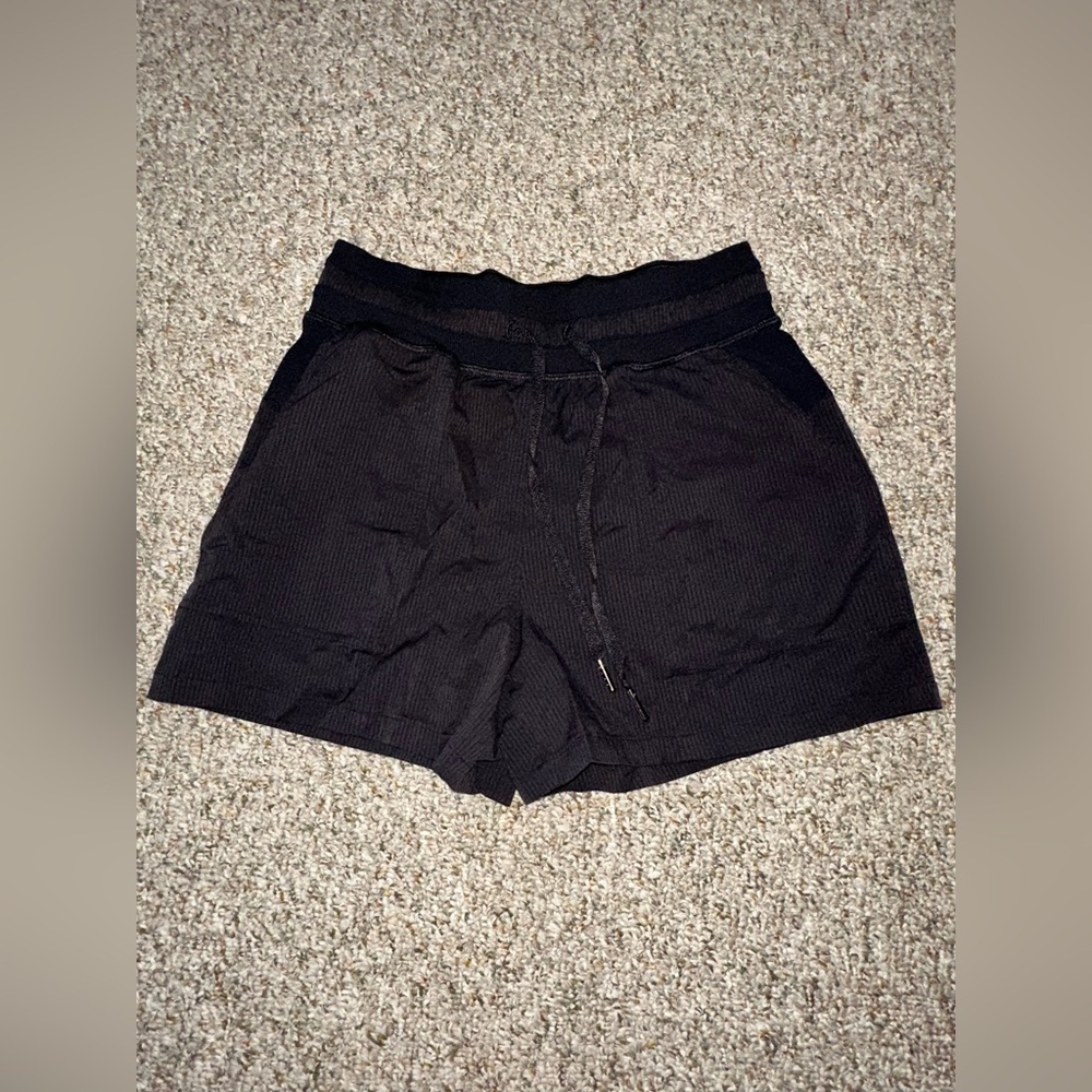 black LULULEMON dance studio high rise shorts 3.5”